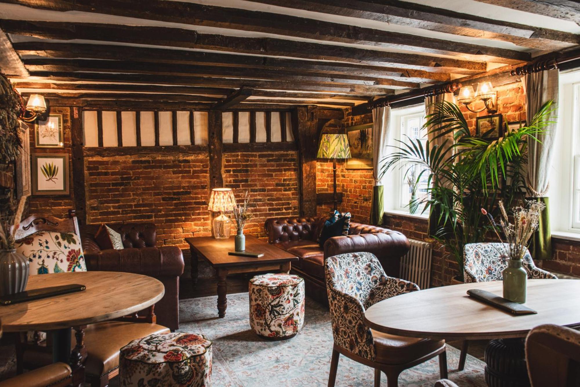 Bel And The Dragon-Odiham Hotel Екстериор снимка