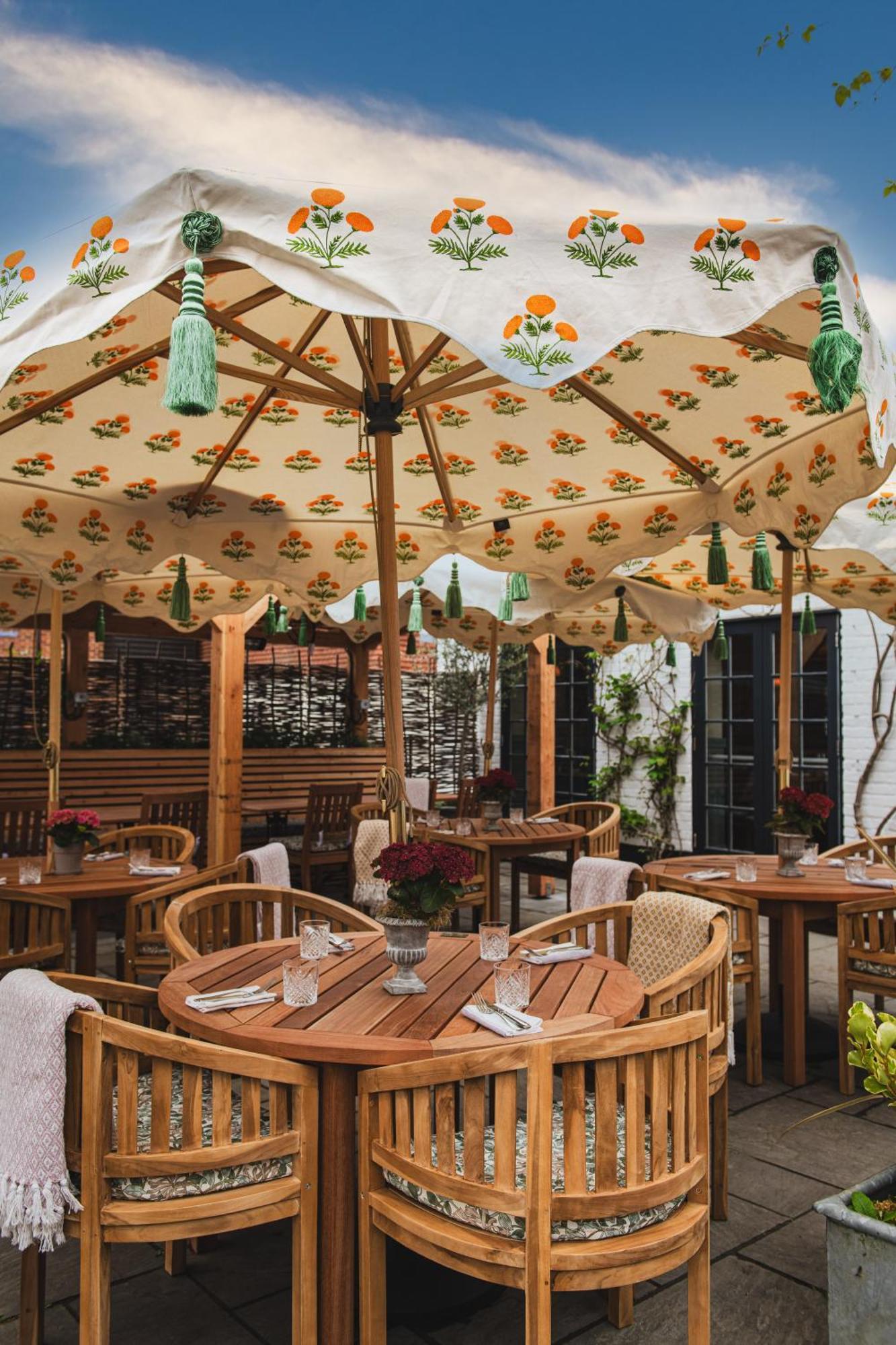 Bel And The Dragon-Odiham Hotel Екстериор снимка