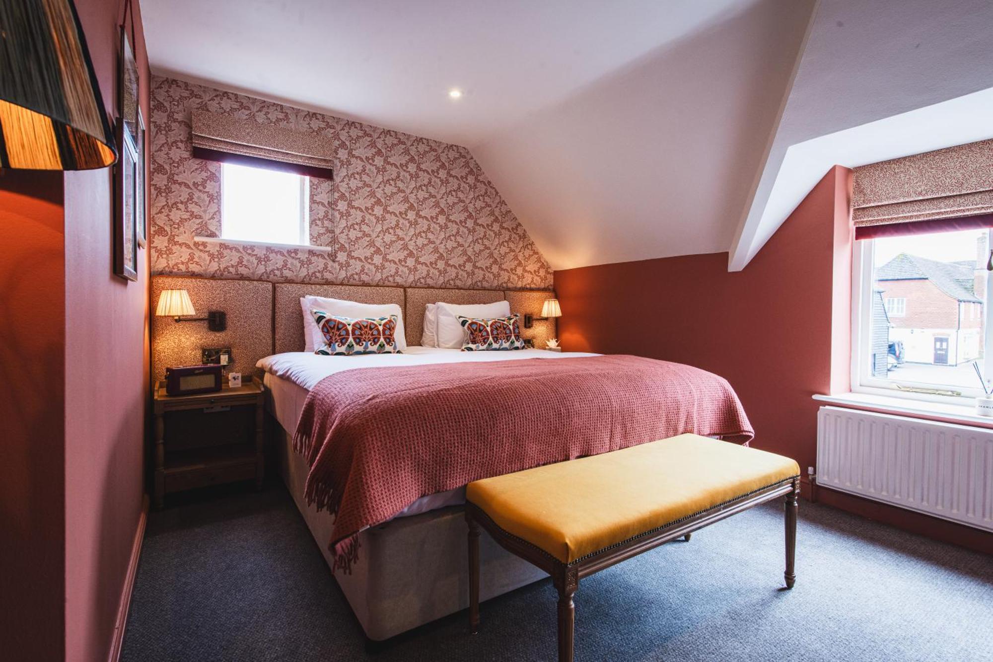 Bel And The Dragon-Odiham Hotel Екстериор снимка